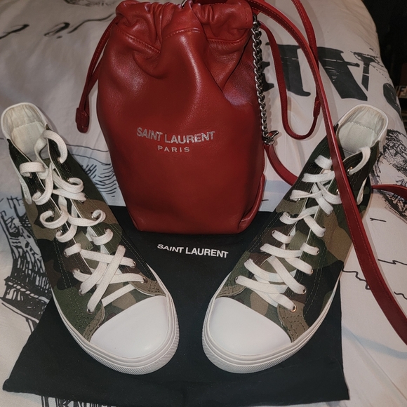 REDUCED....MAKE OFFER SAINT LAURENT TEDDY POUCH GORGEOUS! Pouch !GREAT CONDITION - Picture 2 of 13